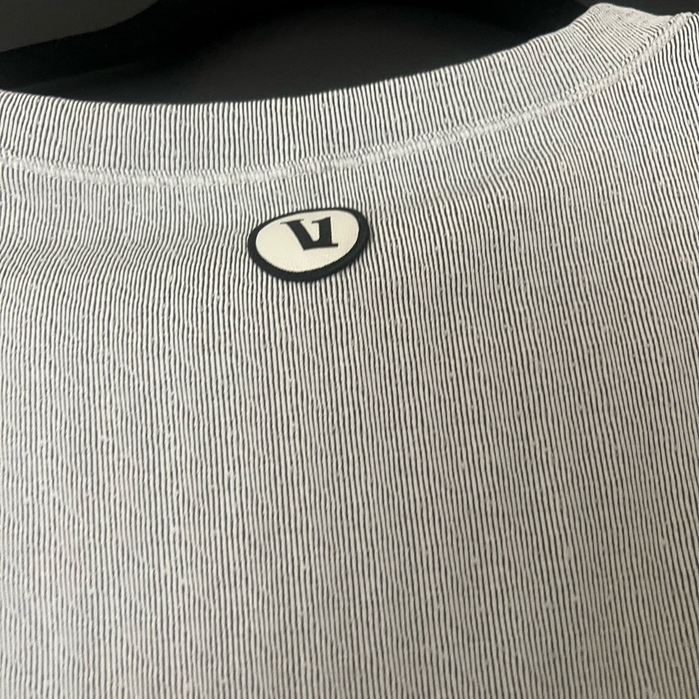 Vuori Long Sleeve Textured Chilled Out Top Houndstooth - Picture 6 of 8